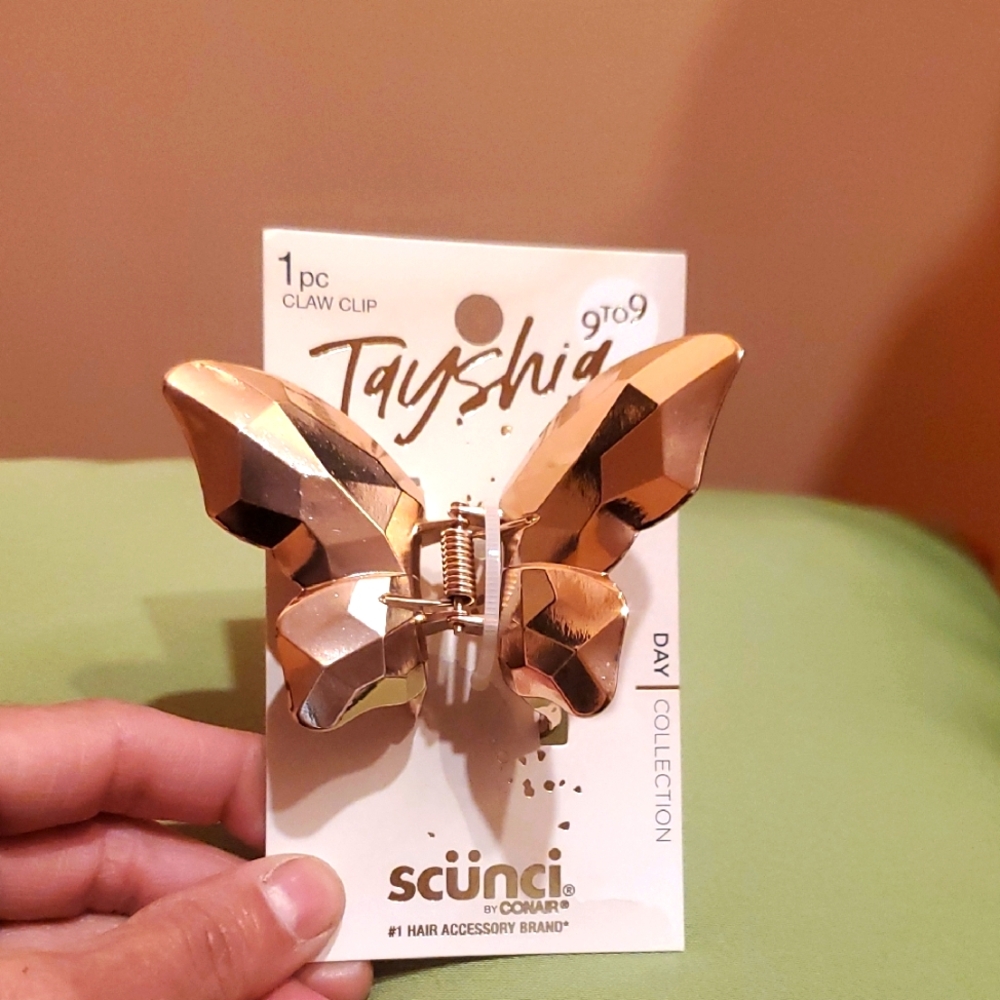 🦋 Gorgeous Scunci Butterfly Claw Clip🦋